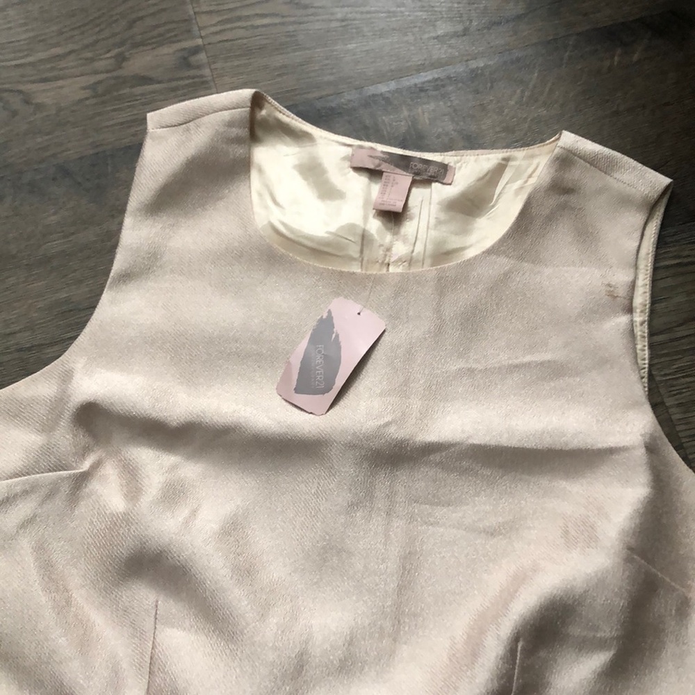 NWT FOREVER 21 CROP TOP